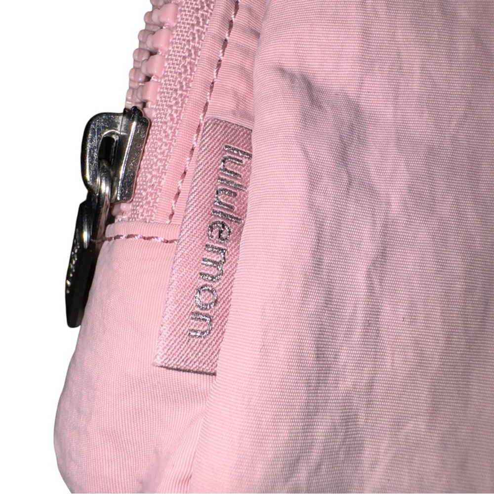 Lululemon Everywhere Belt Bag Large 2L Pink Haze NWT Sold Out - Picture 5 of 6